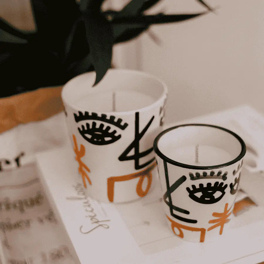 Bougie écologique au parfum boisé et crémeux du Bois de Santal, parfaite pour une ambiance relaxante